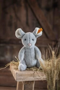 STEIFF 056246 Soft Cuddly Friends Cheesy Maus 19 Cm Blaugrau Sitzend -Boutique-Laden für Babyprodukte steiff 056246 soft cuddly friends cheesy maus 19 cm blaugrau sitzend 2