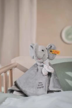 STEIFF 242724 Soft Cuddly Friends My First Steiff Ellie Elefant Schmusetuch 5 STEIFF 242724 Soft Cuddly Friends My First Steiff Ellie Elefant Schmusetuch -Boutique-Laden für Babyprodukte steiff 242724 soft cuddly friends my first steiff ellie elefant schmusetuch 1